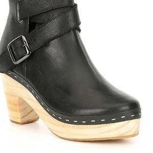 Free People Shoes - Free People Bungalow Wooden Clog- NWT Free People Shoes - Free People Bungalow Wooden Clog- NWT